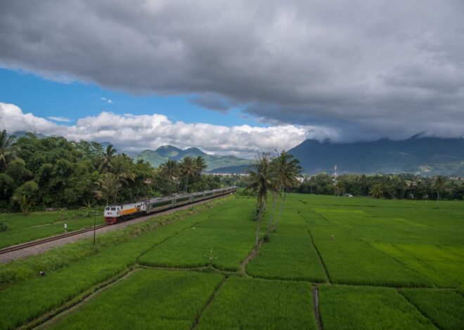Kereta Api Jadi Primadona Saat Libur Panjang, Okupansi Tembus 100 Persen