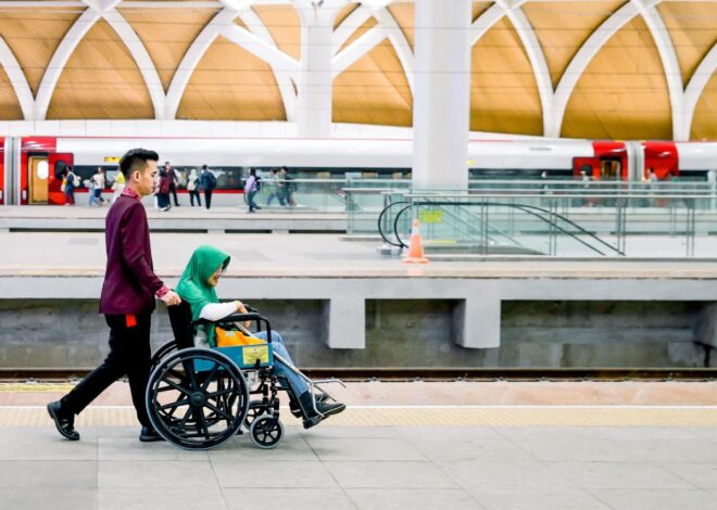 Dukung Mobilitas Lansia, Whoosh Catat 15% Penumpang Berusia Lanjut