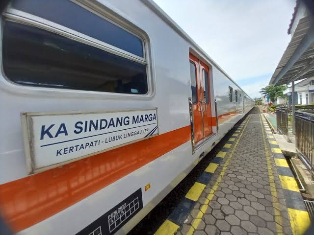 KAI Divre III Palembang Percepat Perawatan Lokomotif untuk Libur Panjang Waisak